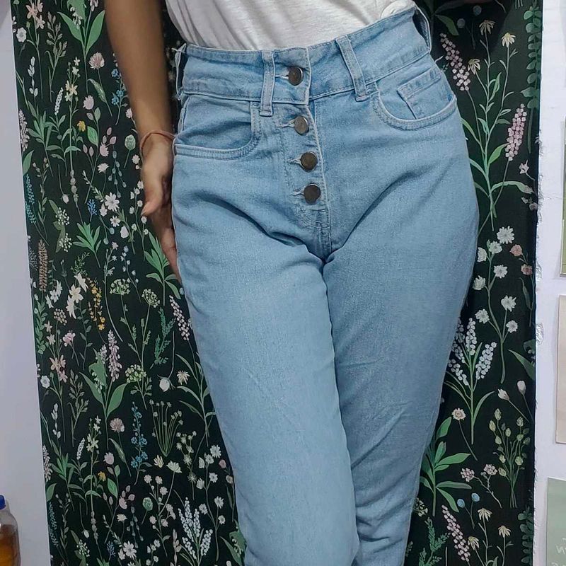 High waisted jeans