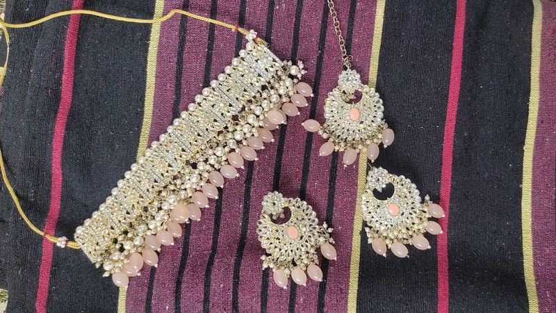 Necklace and Earring Set , Manng Tikka