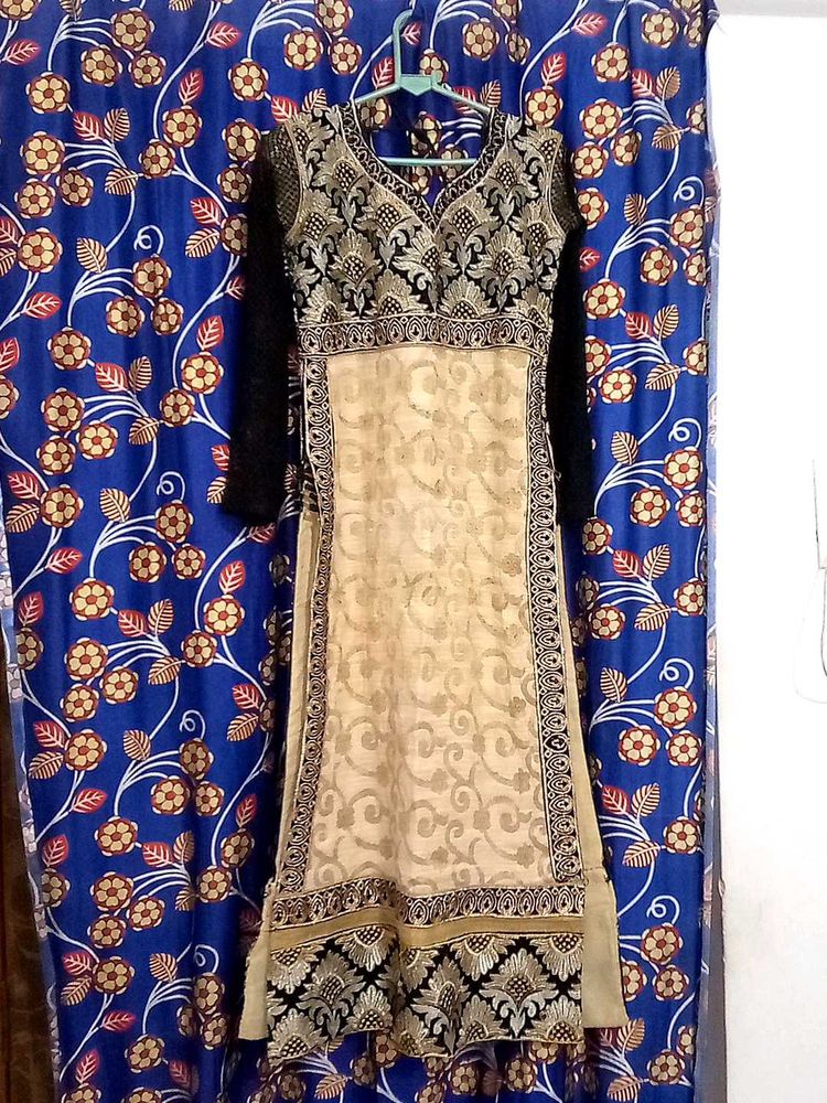 Elegant Embroidered Kurta Set
