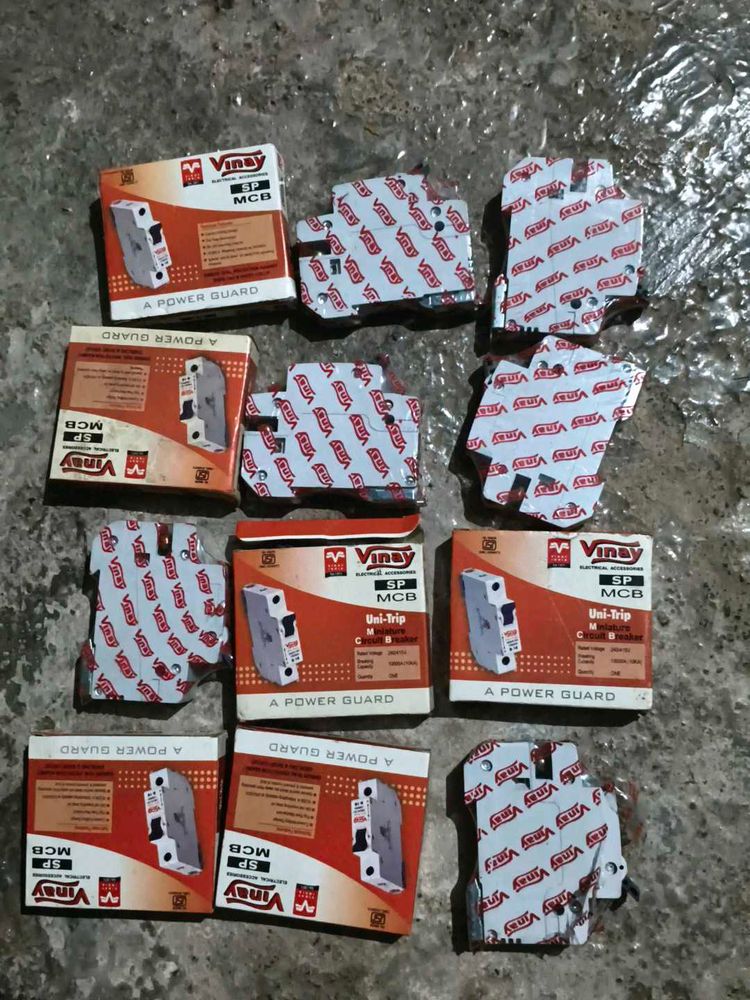 s p MCB 12 pis