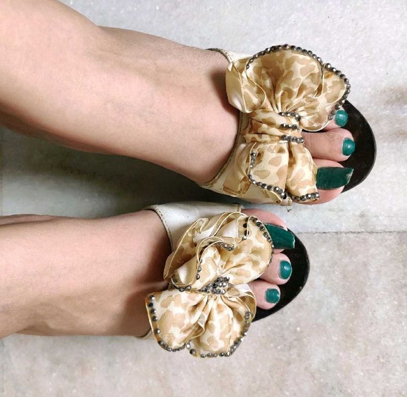 Wooden Flower Bow Heels