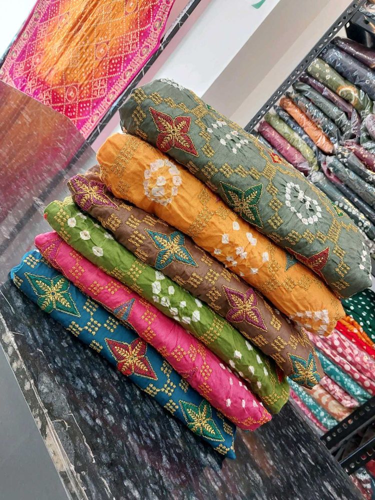Lakhnavi Work Bandhani Dress Material