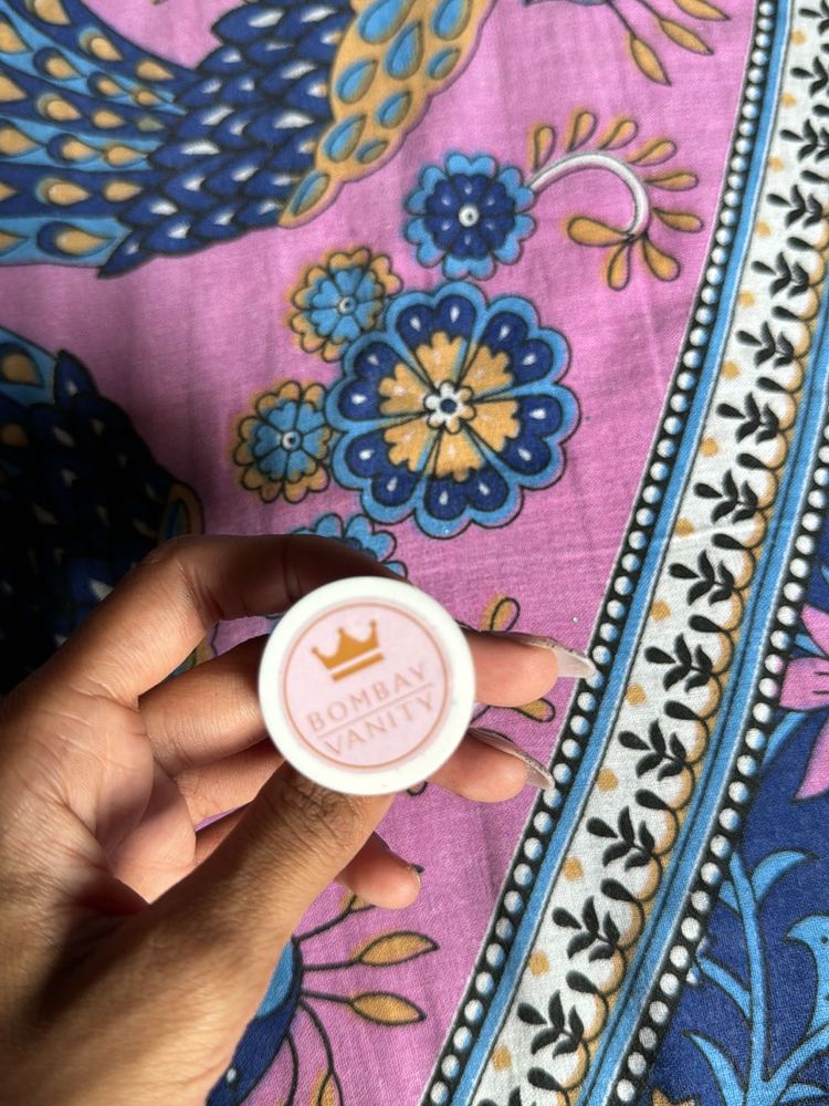 Bombay vanity glitter
