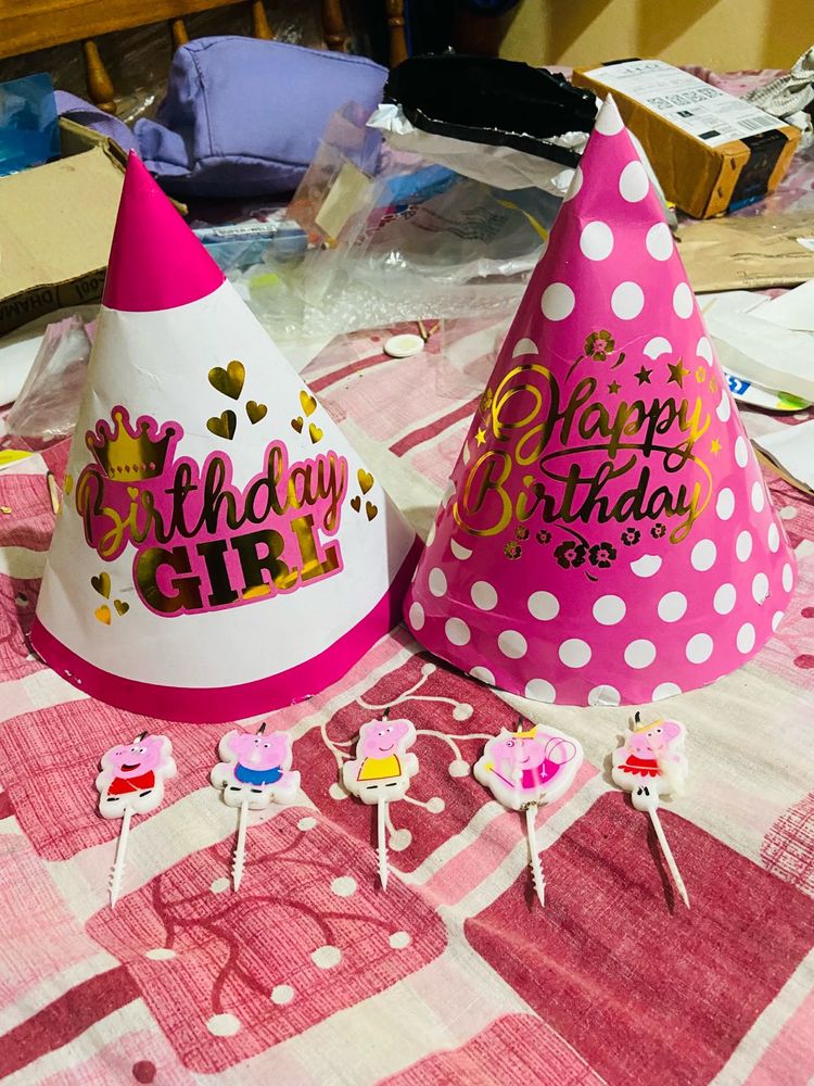 Party Hats &amp; Peppa Pig Cake Toppers