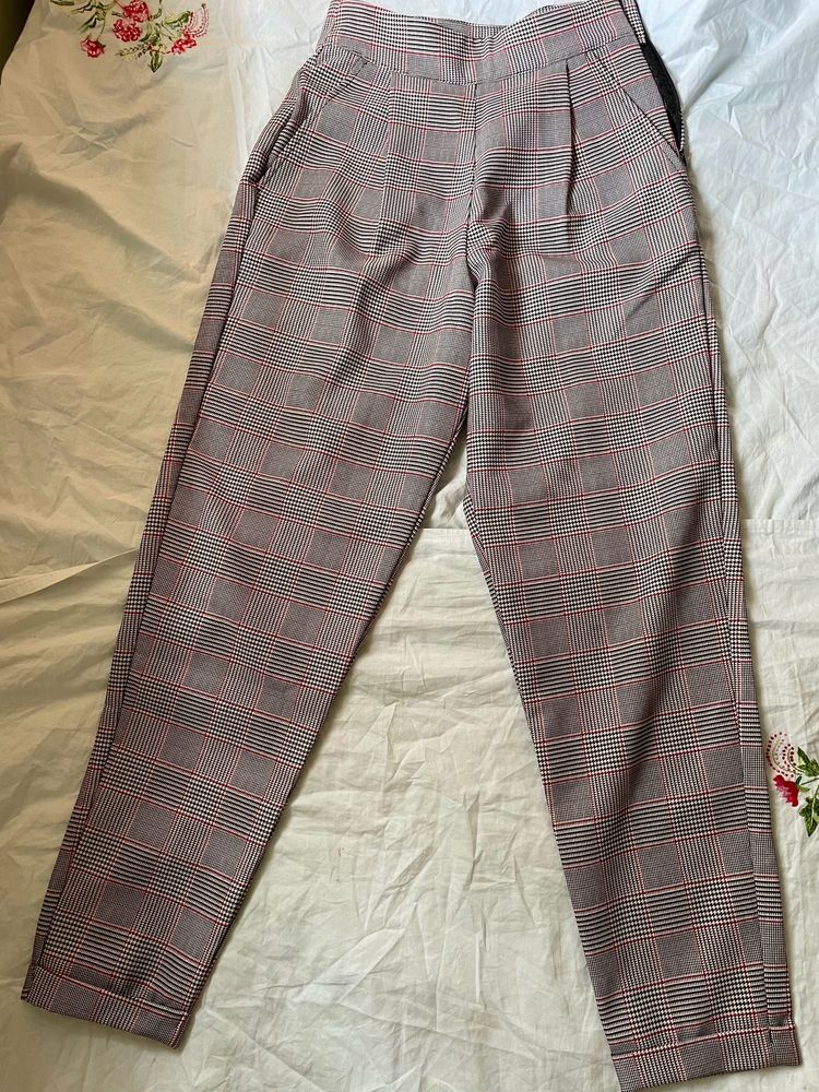 Black Straight Checked Trouser