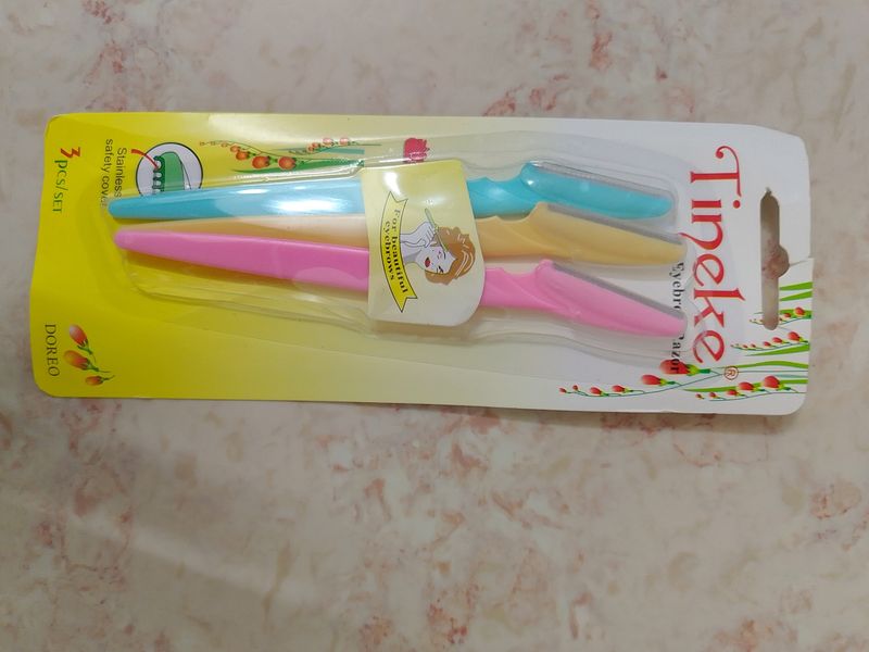 Face Razor Pack Of Three Piece