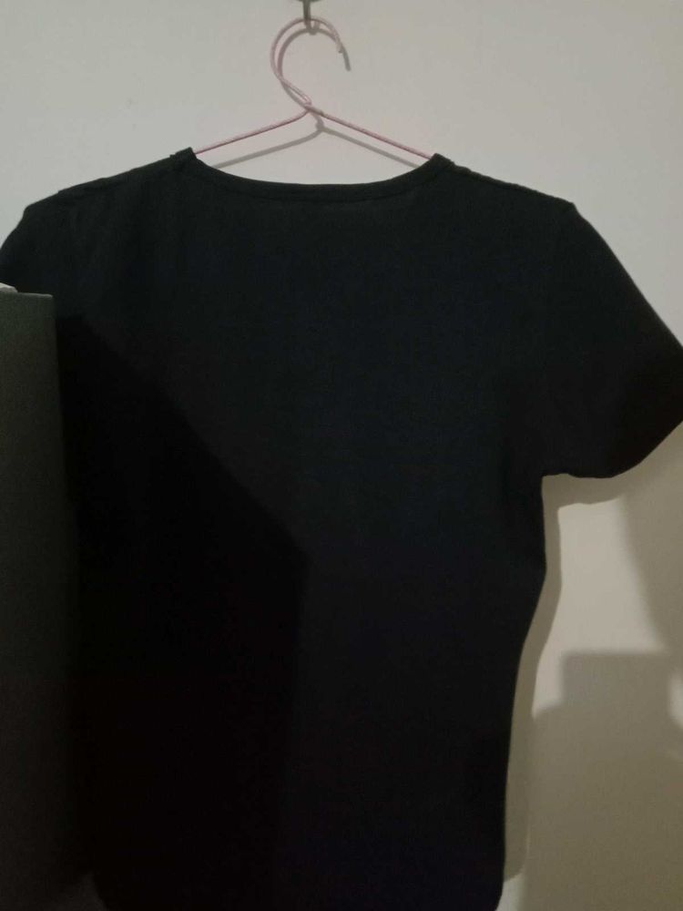 solid Black Basic T-Shirt
