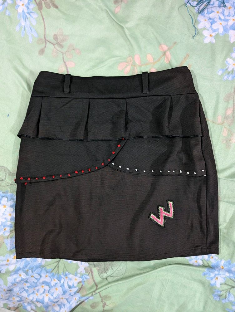 Black Skirt!