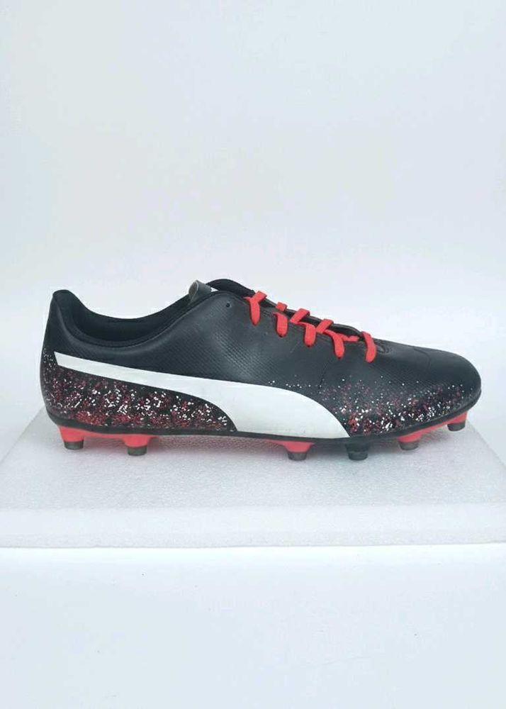 Puma Football shoes/ Soccer Cleats