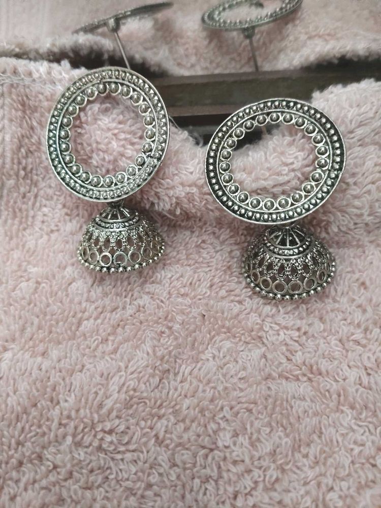 Stylish Silver Jhumka Earrings