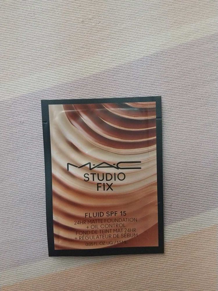 MAC Studio Fix Foundation(NC 25)
