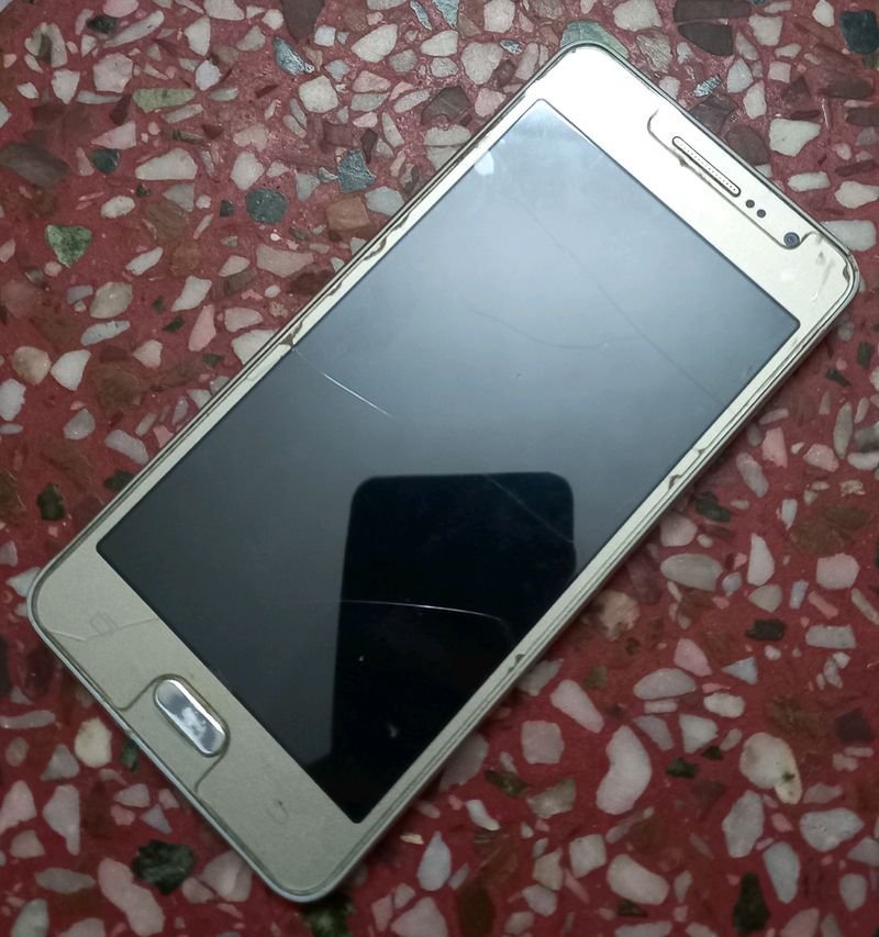 Samsung Galaxy J7 Smart Phone