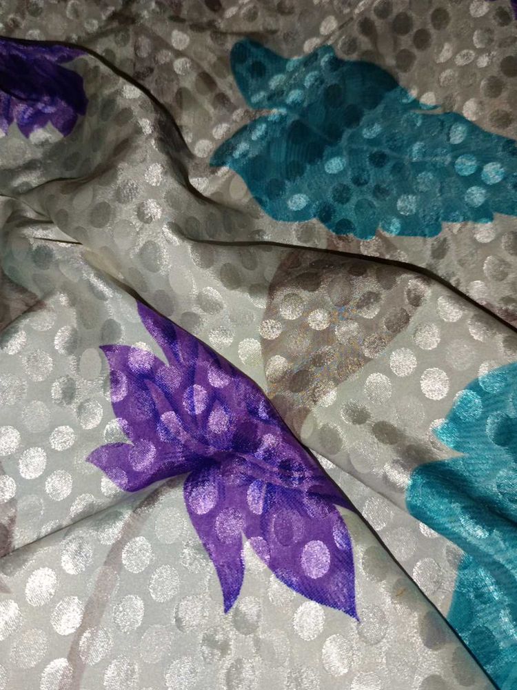 Plka Dots Saree Crape