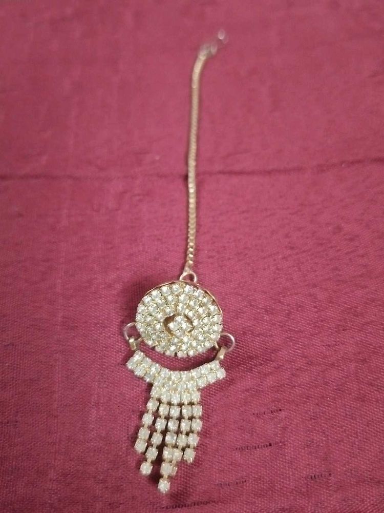 Sparkling Maang Tikka