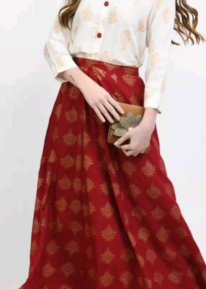 Women&#39; Top And Skirt