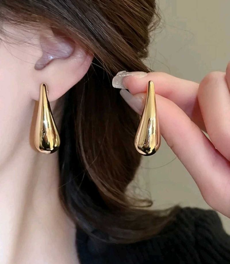 Teardrop Gold Earrings - Dangle