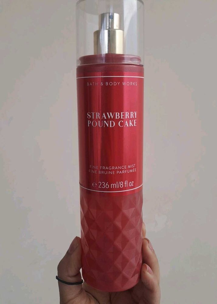 Sale 🥳Bath And Body Works Strawberry Pound Cake