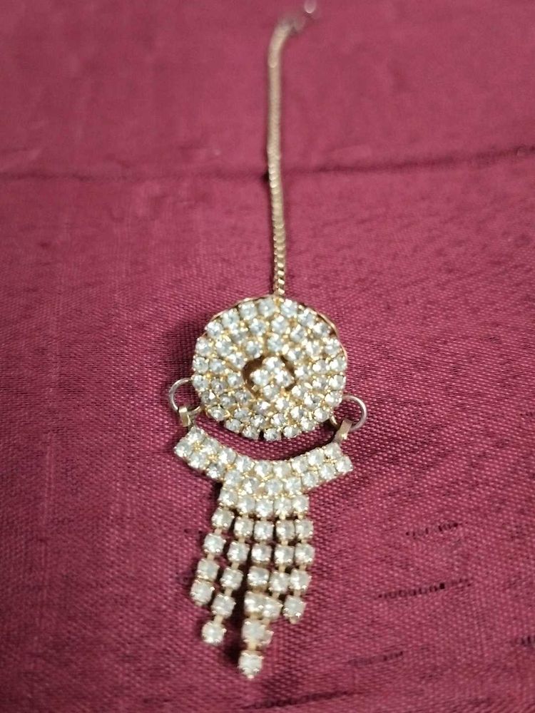 Sparkling Maang Tikka