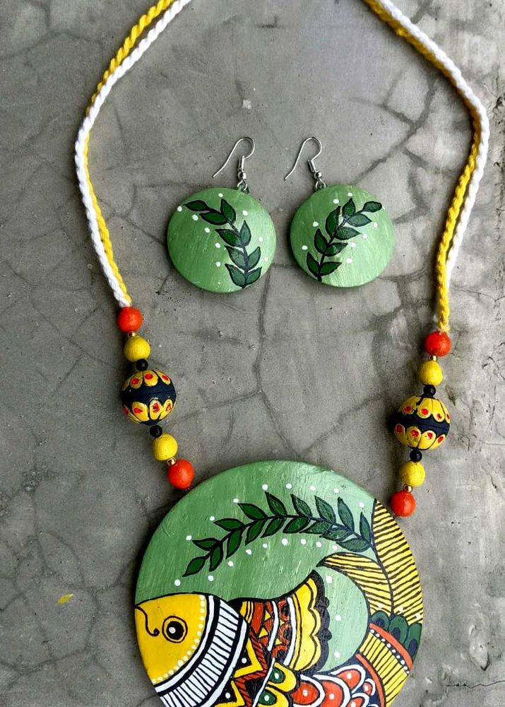 Hand painted terracotta Jewelry Set With Earrings