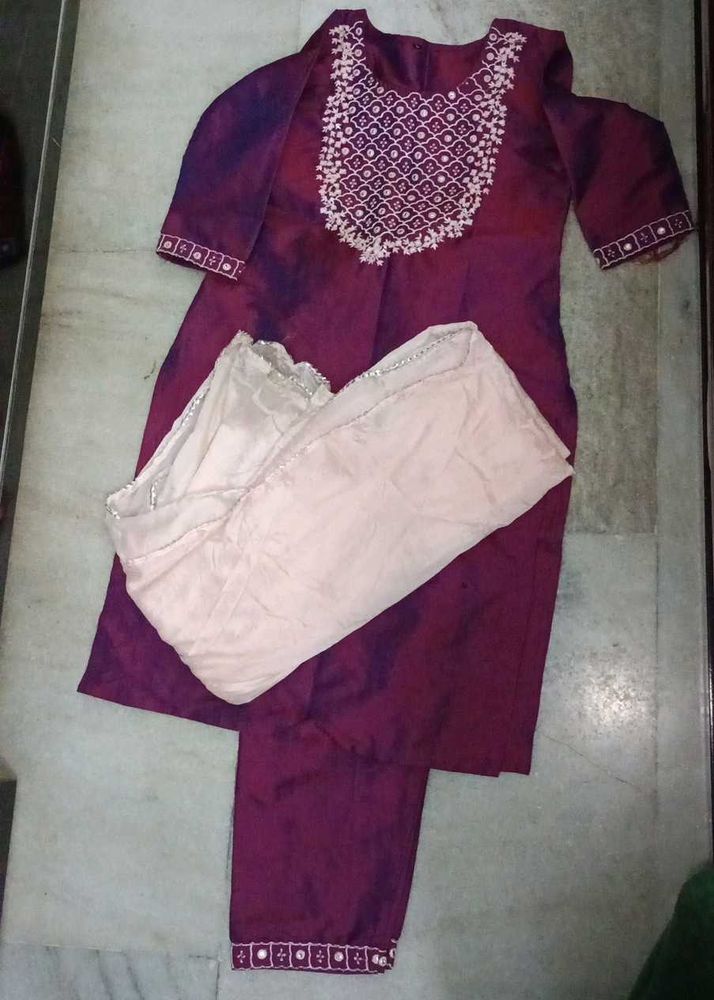 Nice Kurthi Set