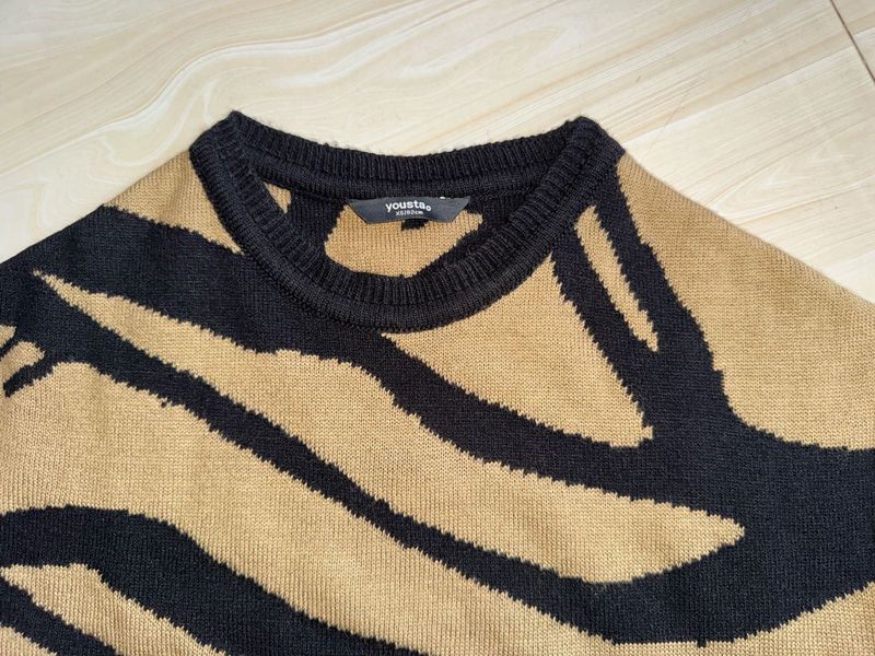 zebra style sweatshirt 🤎