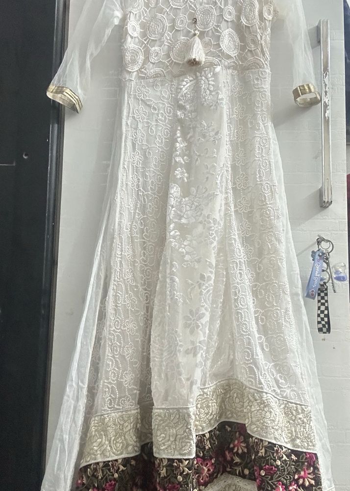 Pretty White Anaarkali up and down
