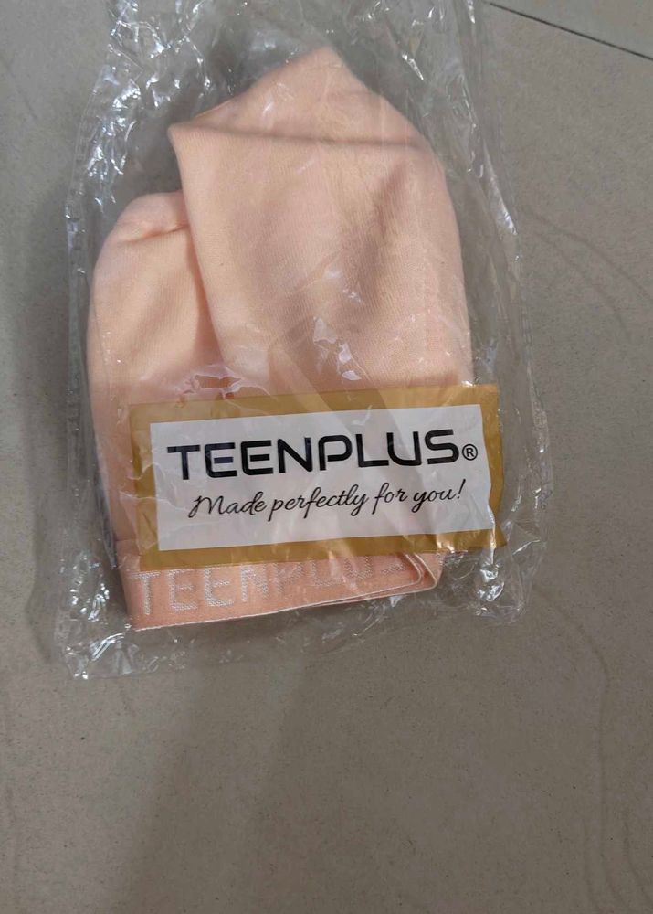 Non padded sports bra new with tag women