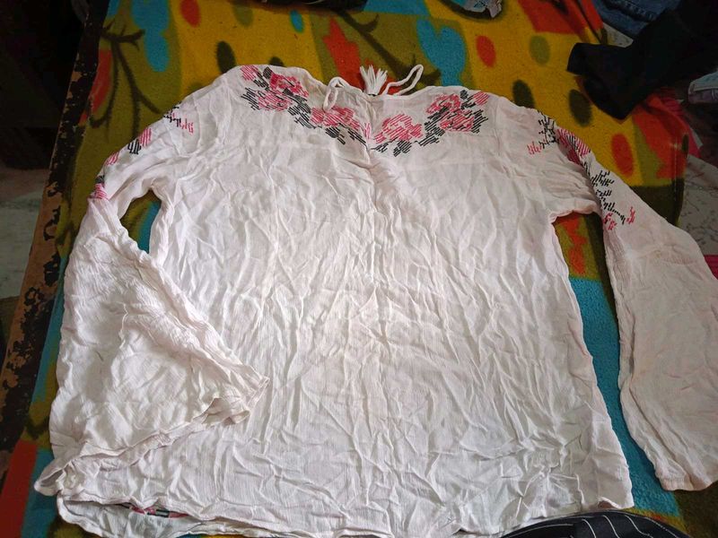 Embroided white Tunic baloon Top