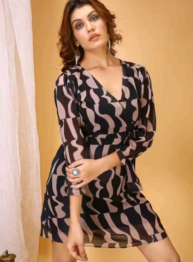 Chic Geo Print Mini Dress