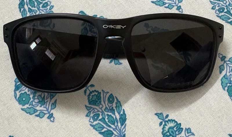 Oakley Sunglasses - Matte Black