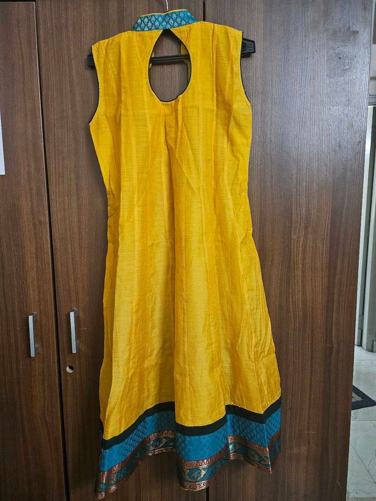 Brand New Sleeveless Anakarli