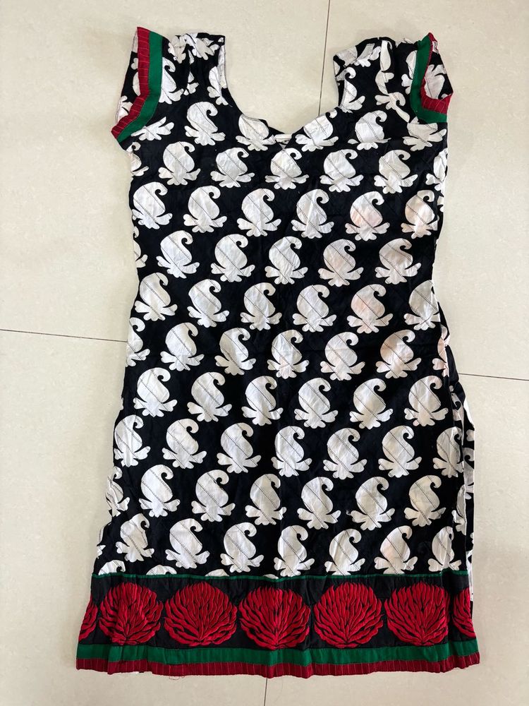 Black &amp; White Paisley Print Kurti