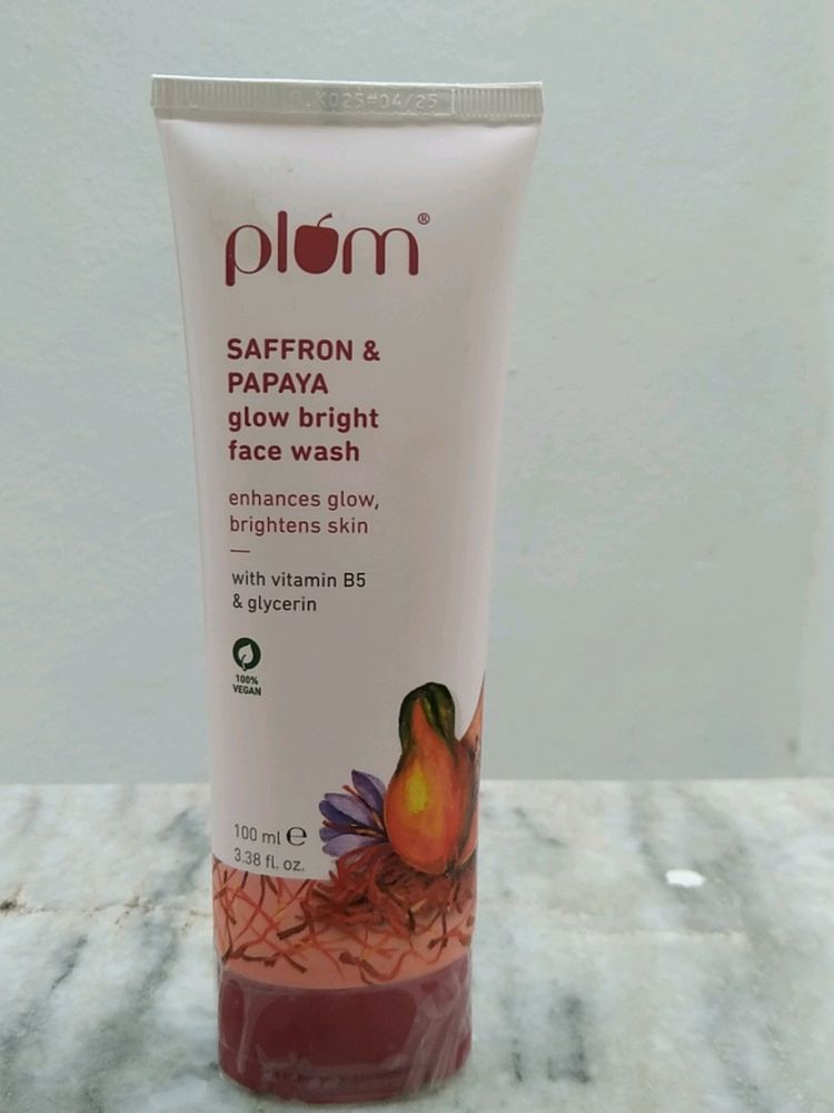 Plum Saffron &amp; Papaya Face Wash