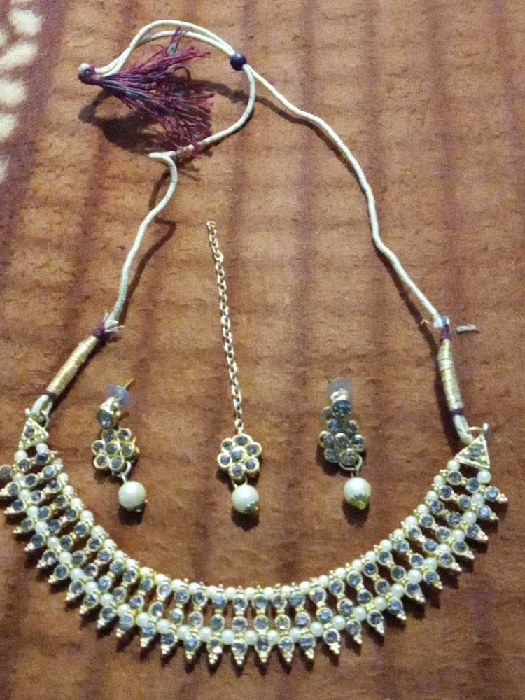 Elegant Necklace, Earring, and Maang Tikka Set