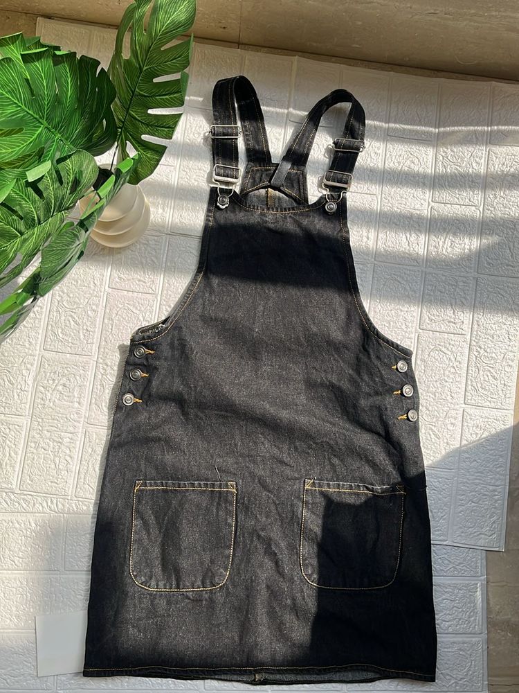 Dungare dress💕