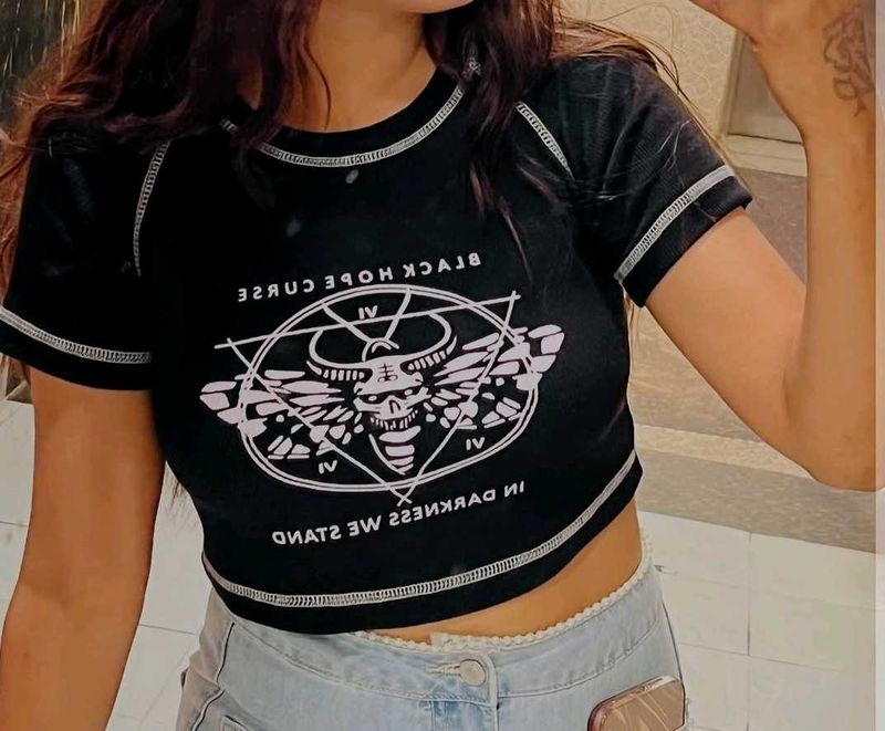 Black Graphic crop fitted T-Shirt