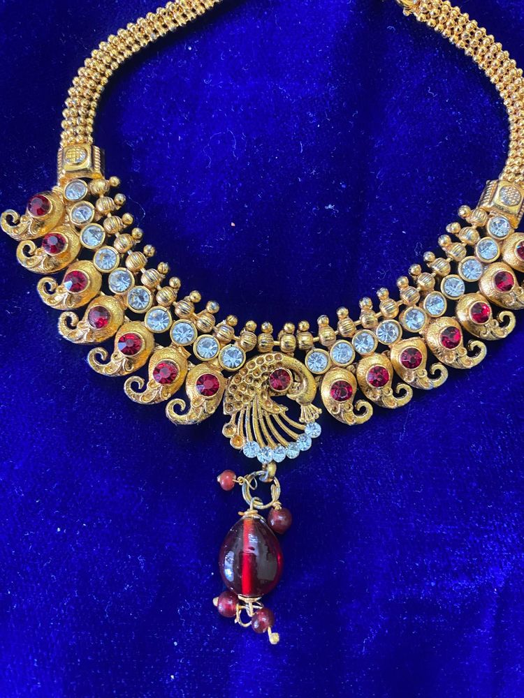 Elegant Gold-Tone Necklace