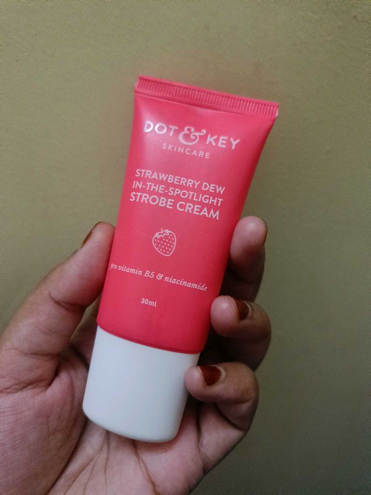 Dot &amp; Key Strawberry Strobe Cream