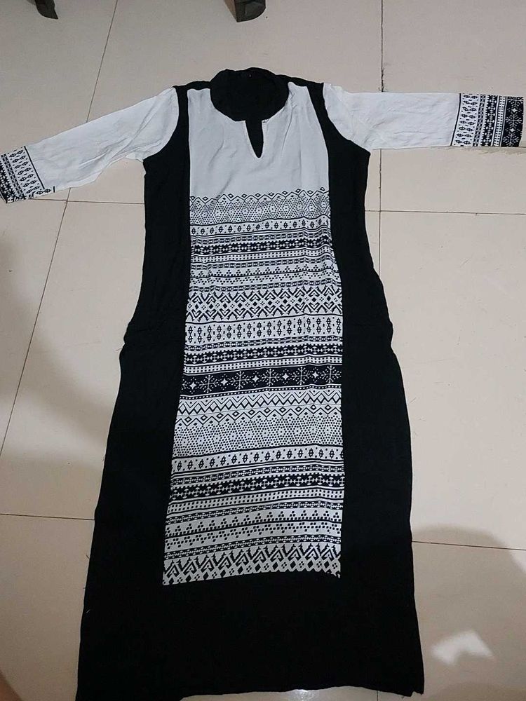 Elegant Black &amp; White Kurta