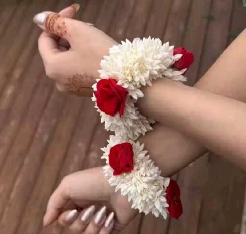 2 Pcs Set Floral Wrist Bands