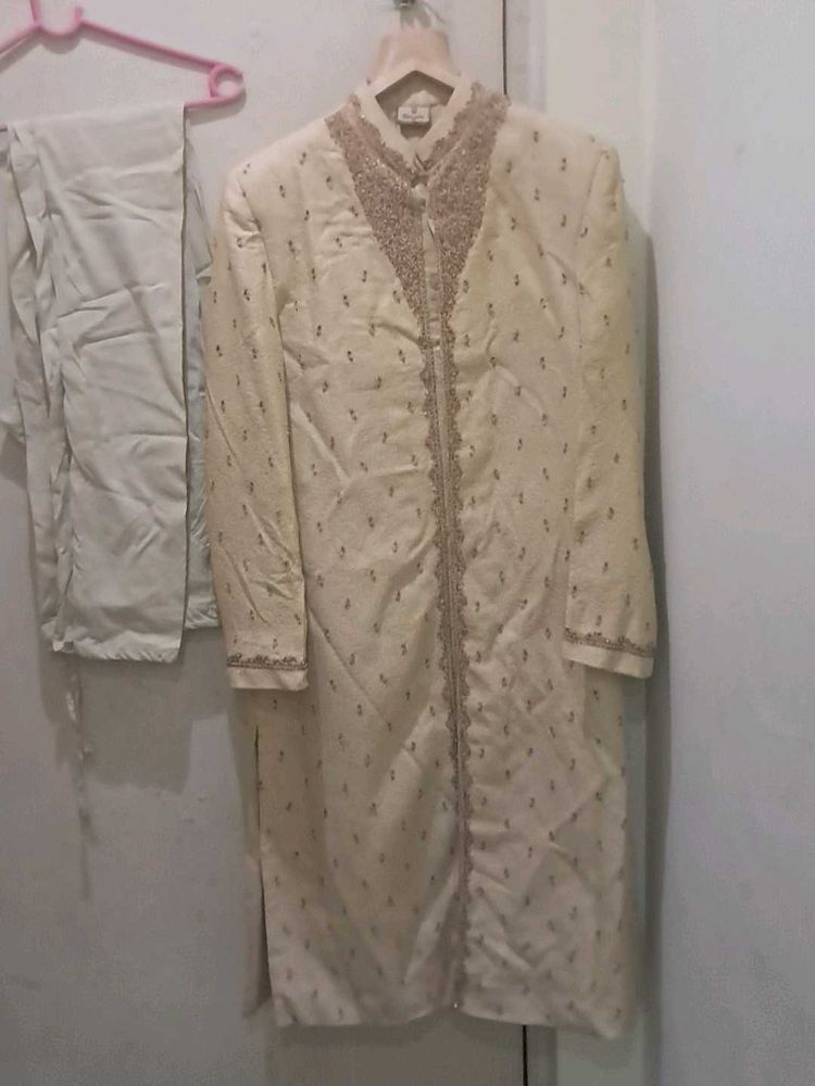 Men&#39;s Cream Sherwani Suit