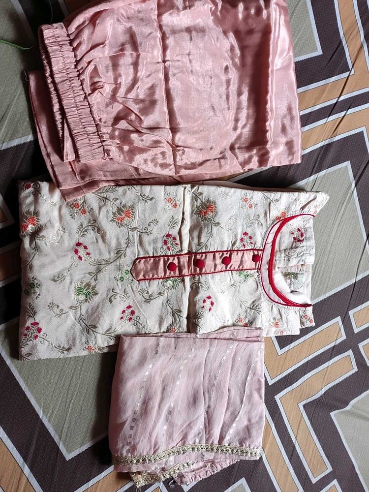 Beautiful Kurti Pant Dupatta Set