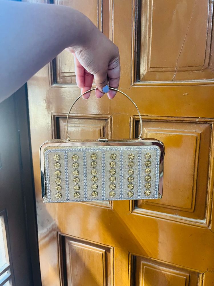 New Clutch With Sling