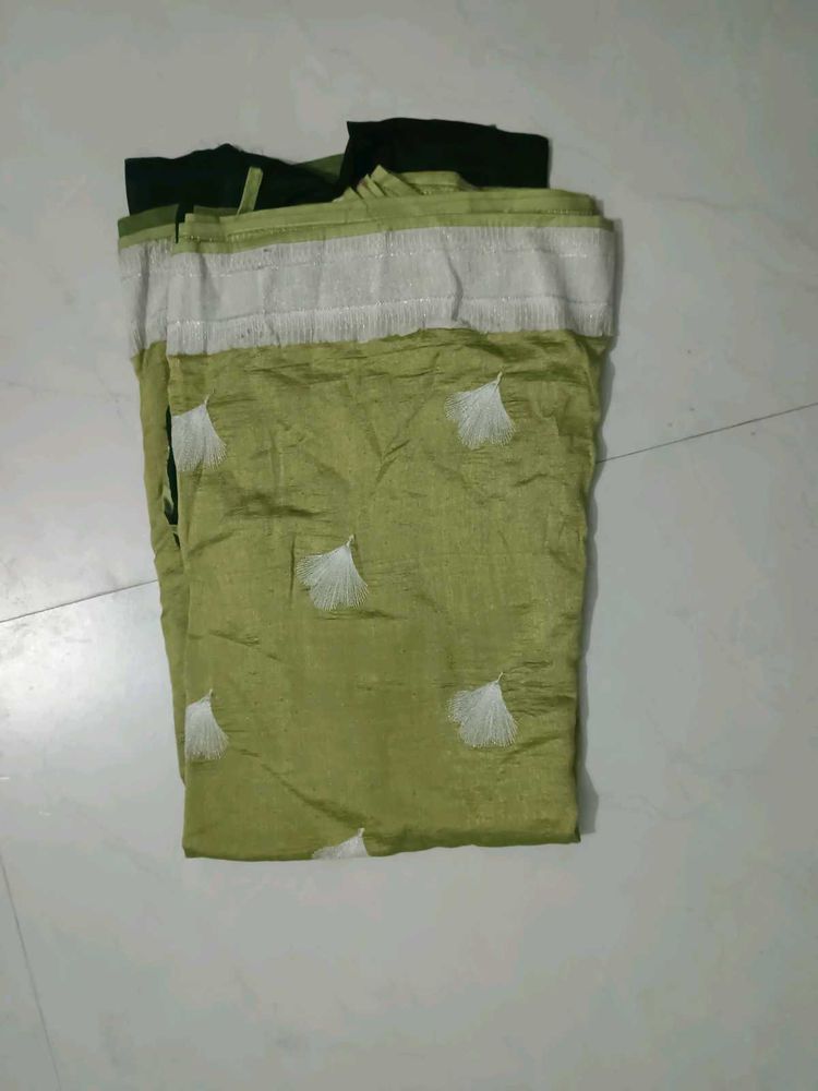 Green Saree with Leaf Design