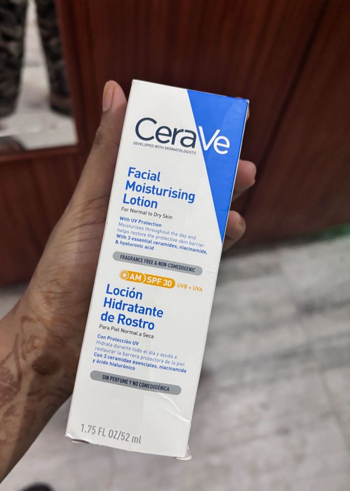 CeraVe Facial Moisturizing Lotion