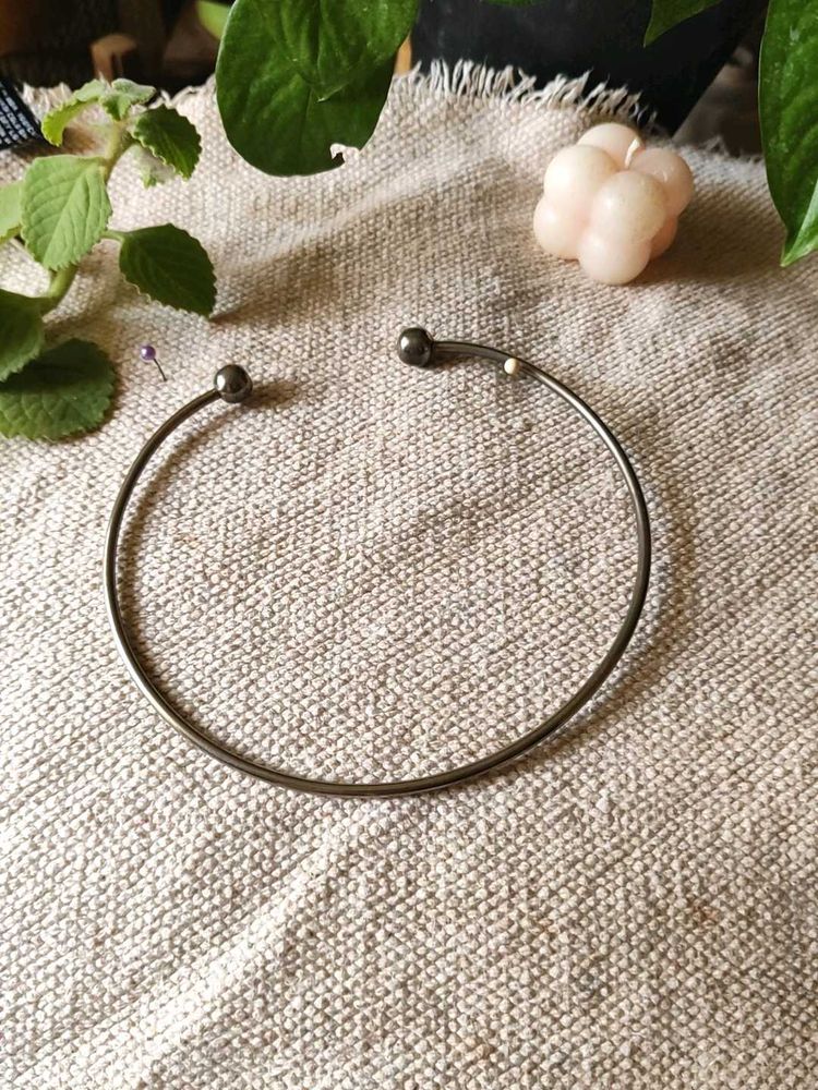 Minimalist Silver Tone Choker
