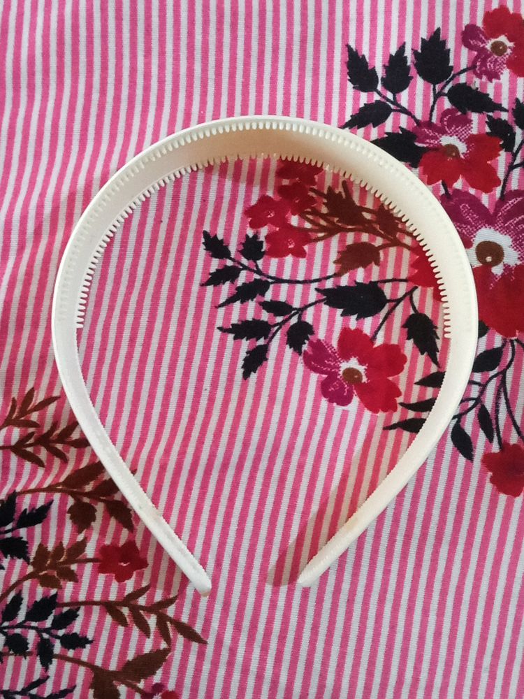 White Plastic Hair Band For Girl