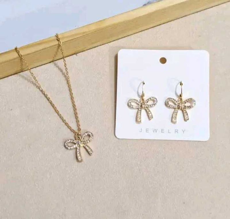 Trendy Pendant Set