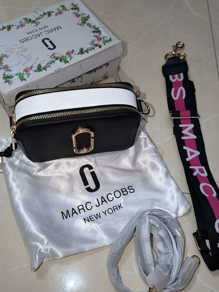 Marc Jacobs Sling bag