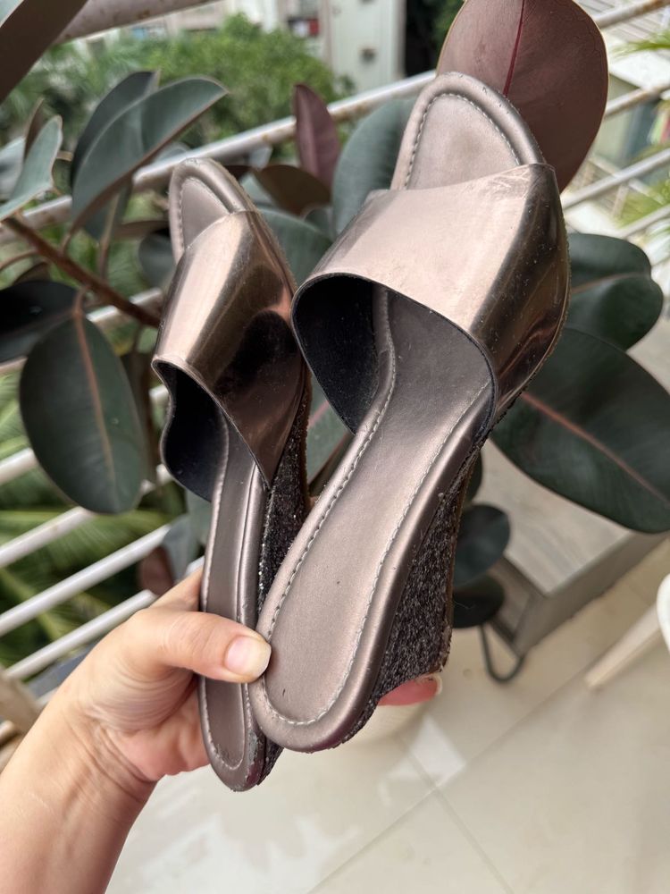Metallic Glitter/ Party Sandals - EU 38